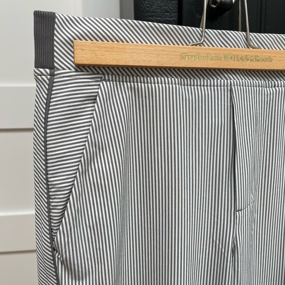 Women's Athleta Casual Striped Grey Pants - Picture 1 of 6